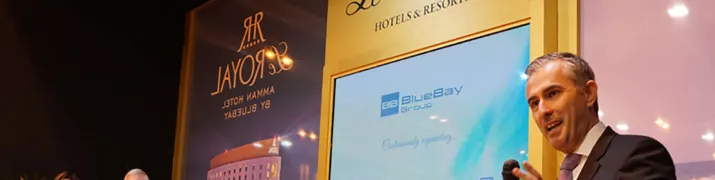 BlueBay dona 640 kilos de ropa a la fundación Deixalles